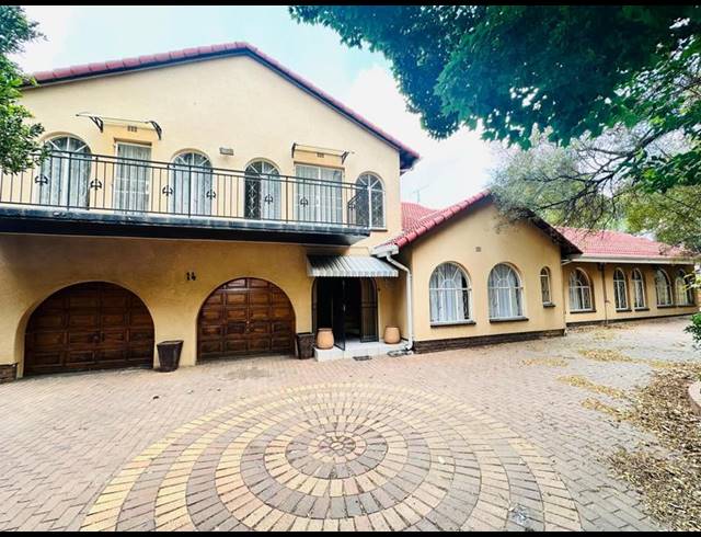 5 BEDROOM HOUSE FOR SALE IN BRACKENHURST